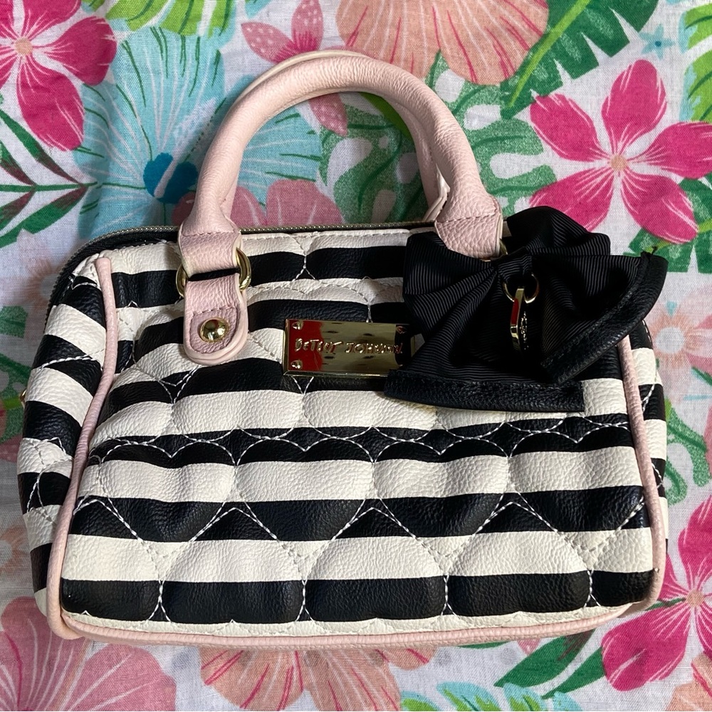 BETSY JOHNSON HANDBAG